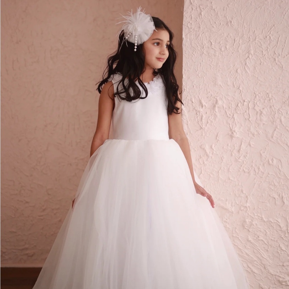 Elegant White Flower Girl Dress